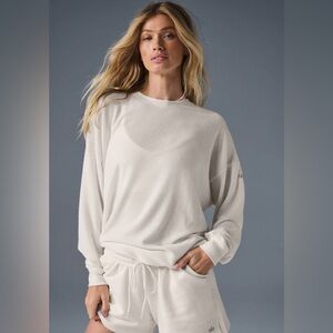 ALO Yoga Soho Pullover in Ivory